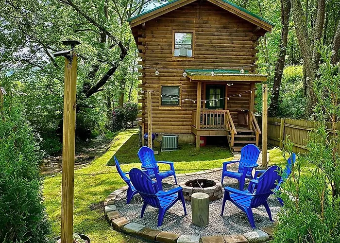 Cozy Creekside Cabin