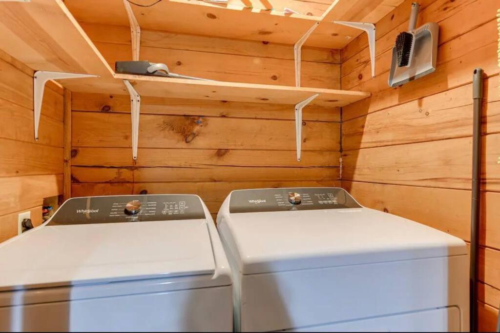 Cozy Creekside * Waynesville