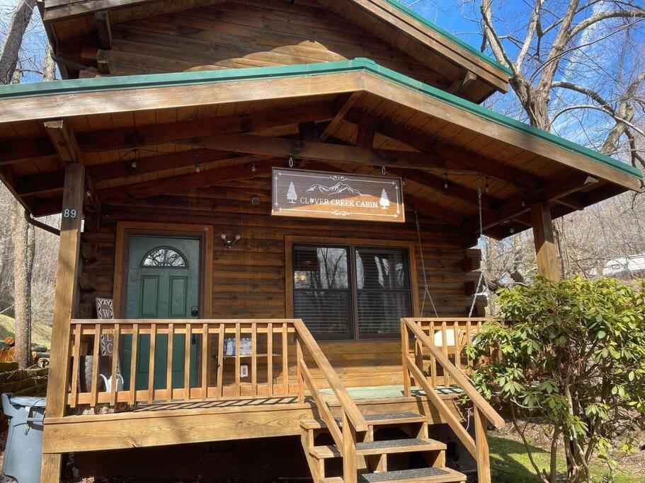 Cozy Creekside Holiday home *