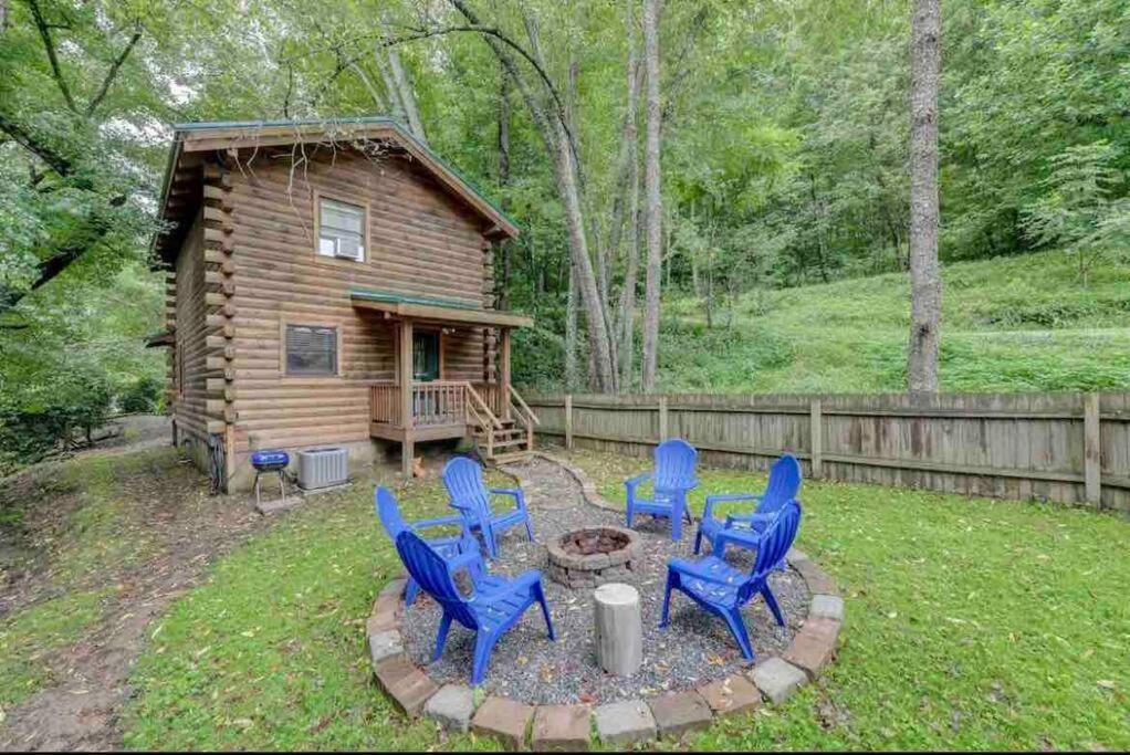 Cozy Creekside * Waynesville