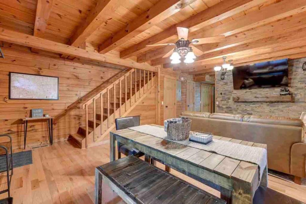 Cozy Creekside